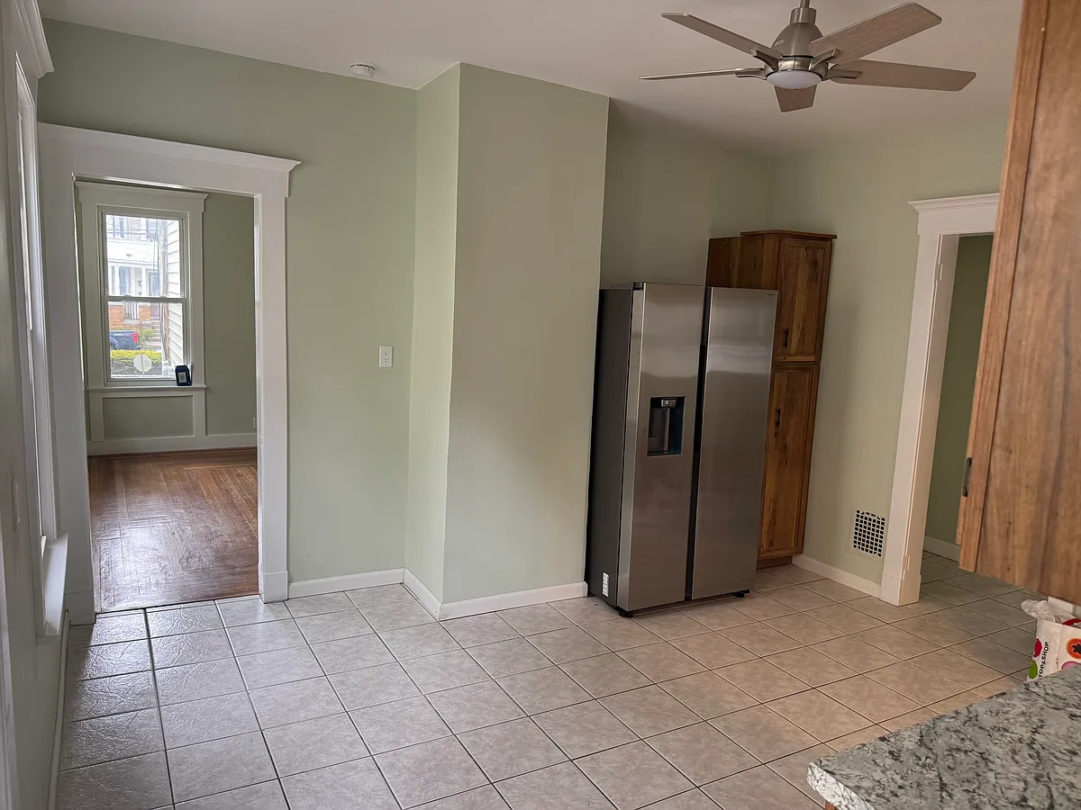 Building Photo - 156 Gilbert Ave #2