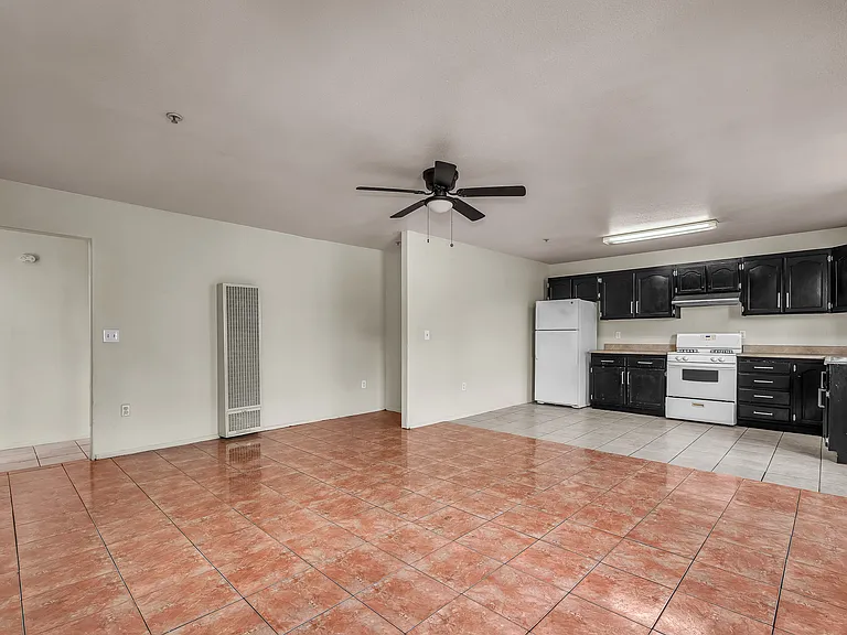 5231 Huntington Dr N #4 — Photo 19