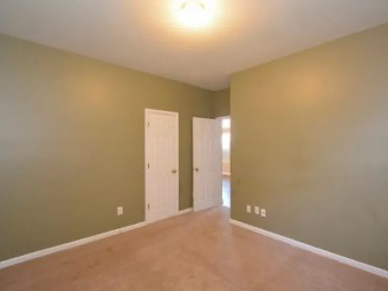 209 Lenox Ln — Photo 23