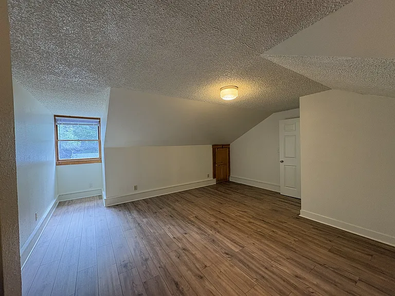 537 N Adams Ave — Photo 12