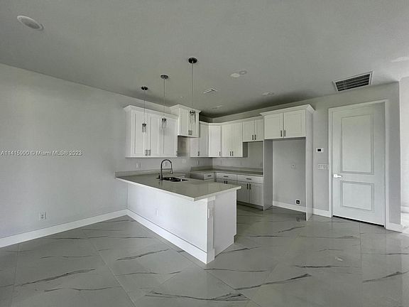 3rd image of 2904 21st St SW