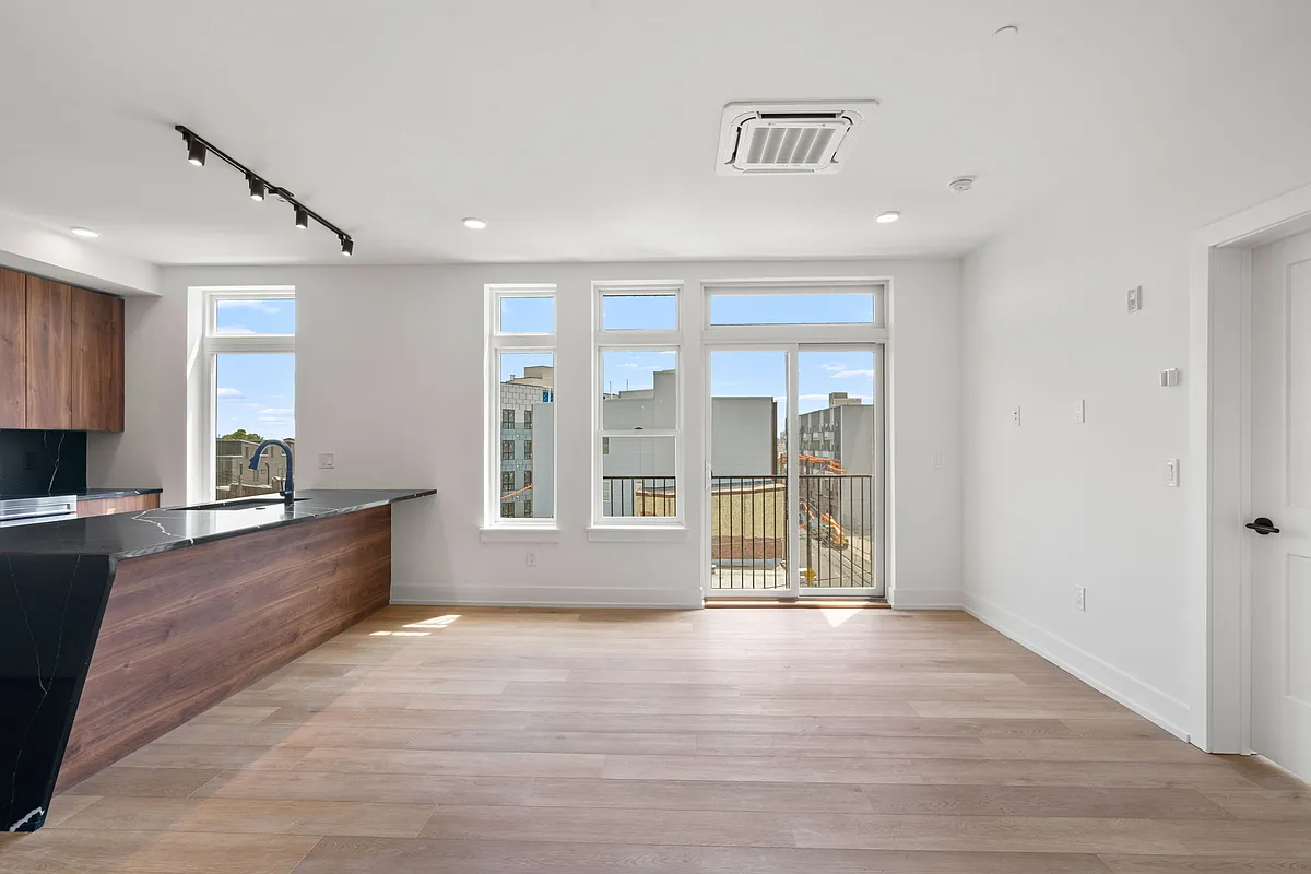 Building Photo - 1801 N 2nd St #5O1