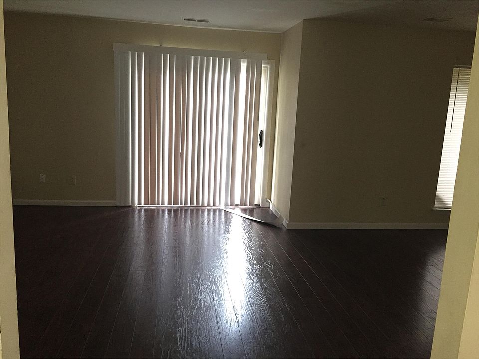 2nd image of 1439 Longdale Dr