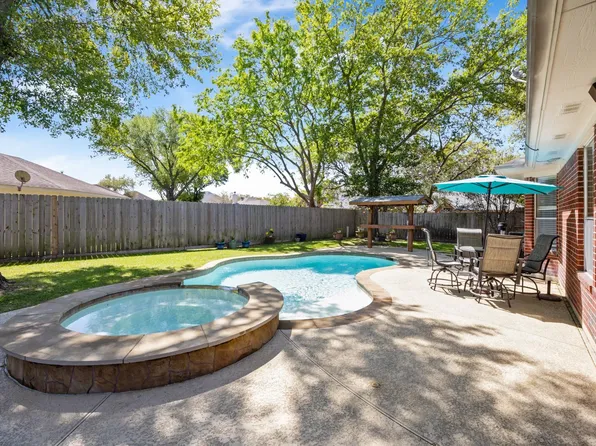 9907 Therrell Dr, Houston, TX 77064