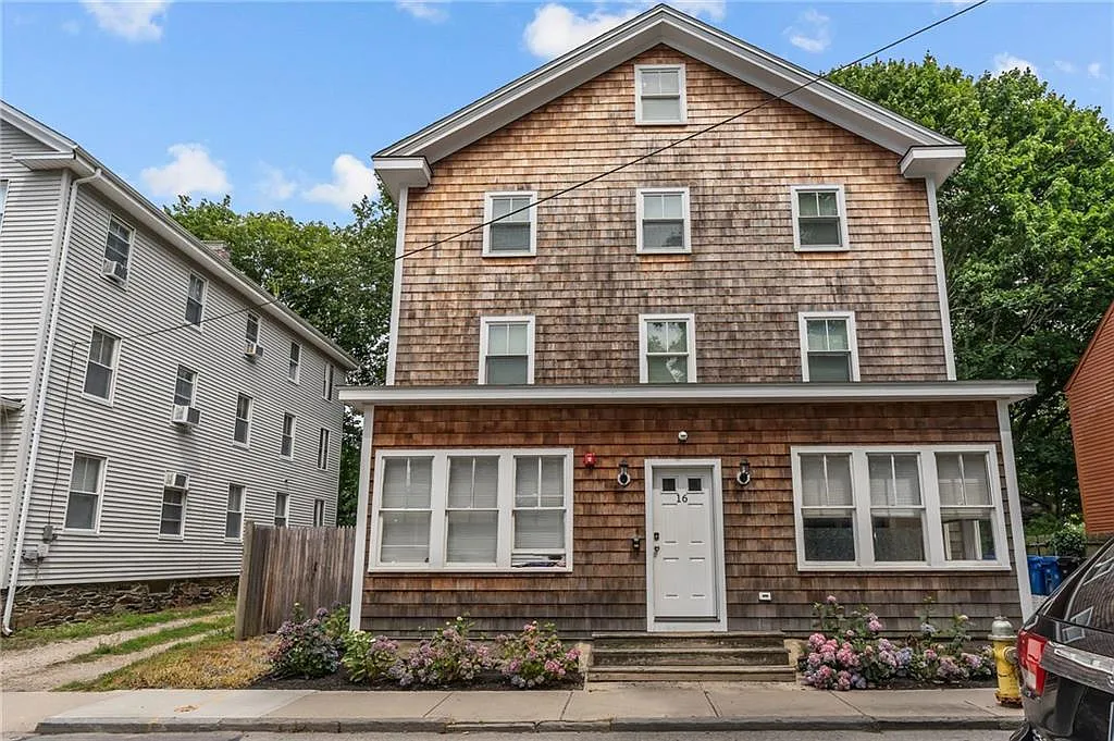 Studio, 1.0 bath, 239 sqft, $1,750 — Photo 2