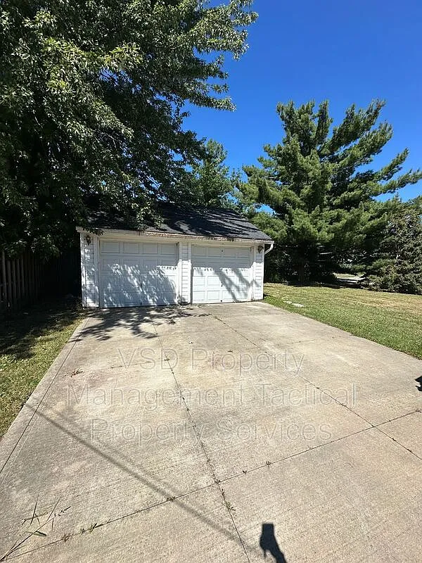 3 bed, 1.5 bath, 1152 sqft, $1,395 — Photo 3