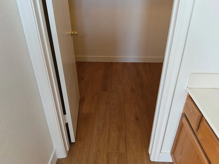 master bath entry to walk in closet