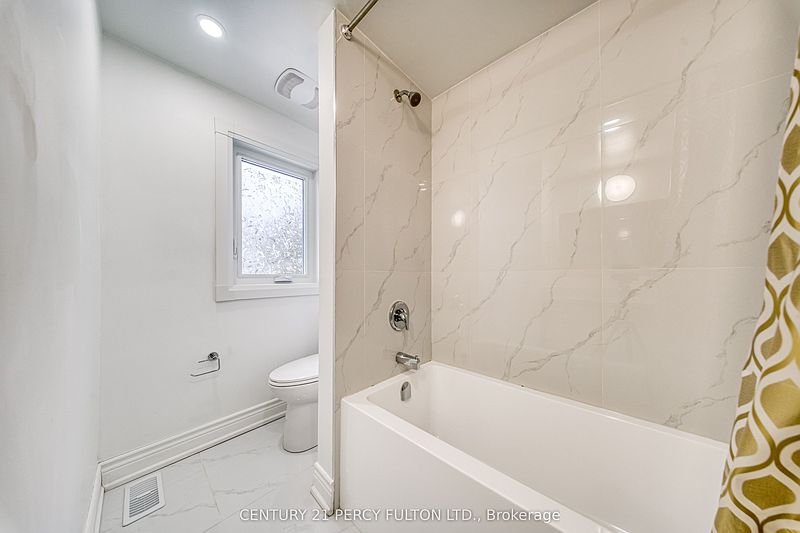 Toronto House for rent - 4 Bedrooms — photo 26