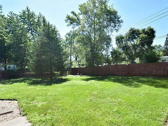 3rd image of 7724 Sierra Pkwy