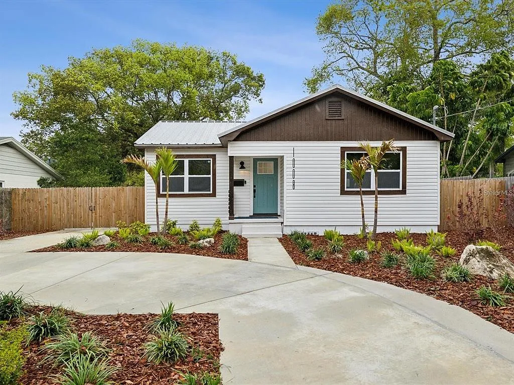 3 bed, 2.0 bath, 1264 sqft, $2,550 — Photo 1