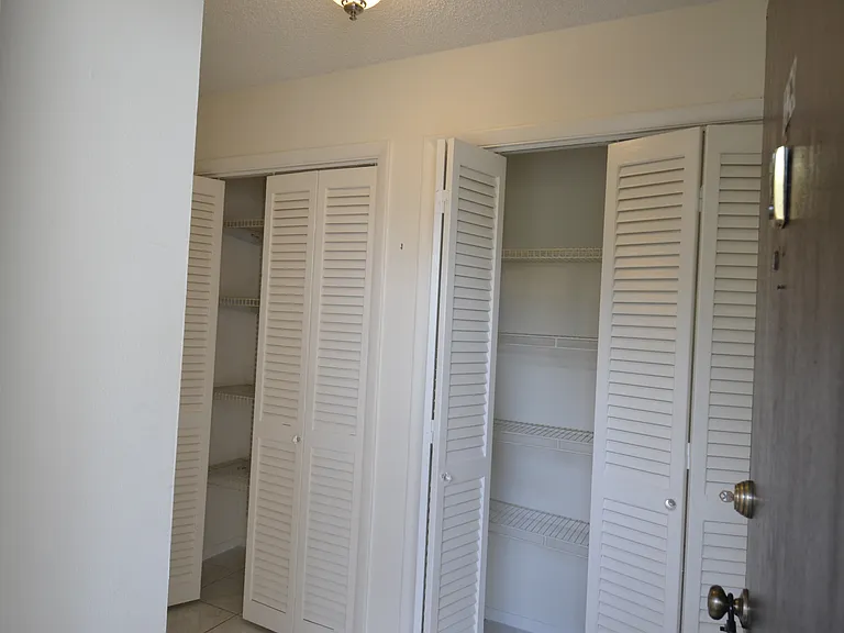 329 Moorings Cove Dr — Photo 3