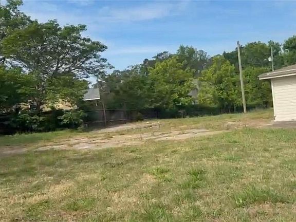 5th image of 306 Chance Rd
