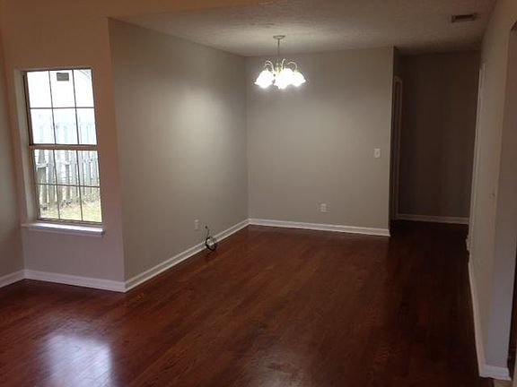 e z clean hardwood and tile floors throughout