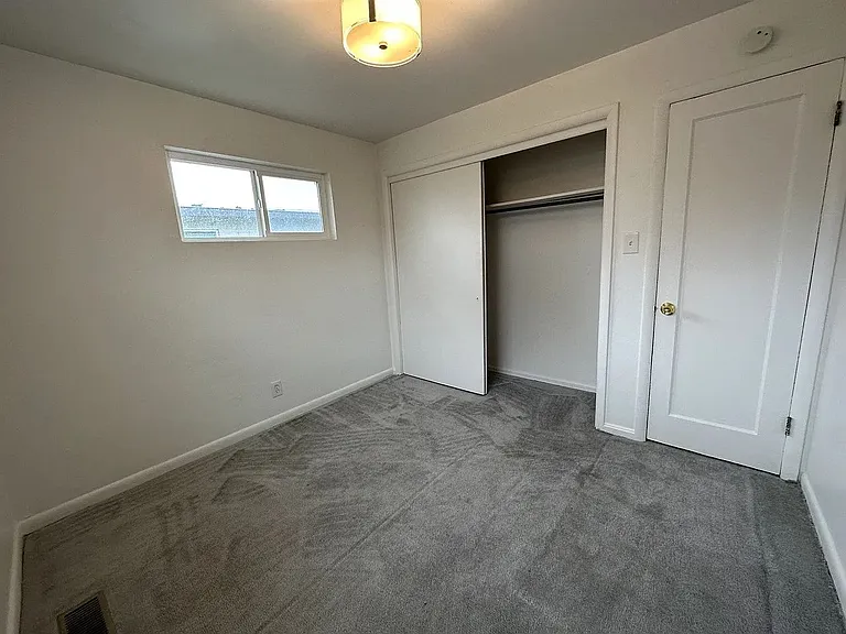 390 E Scott Ave — Photo 7