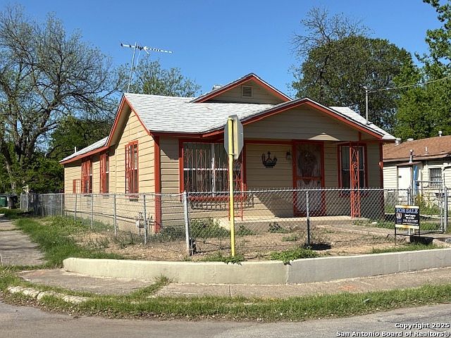 1st image of 231 REMOLINO