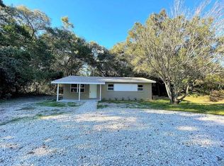 517 E Main St, Bronson, FL 32621