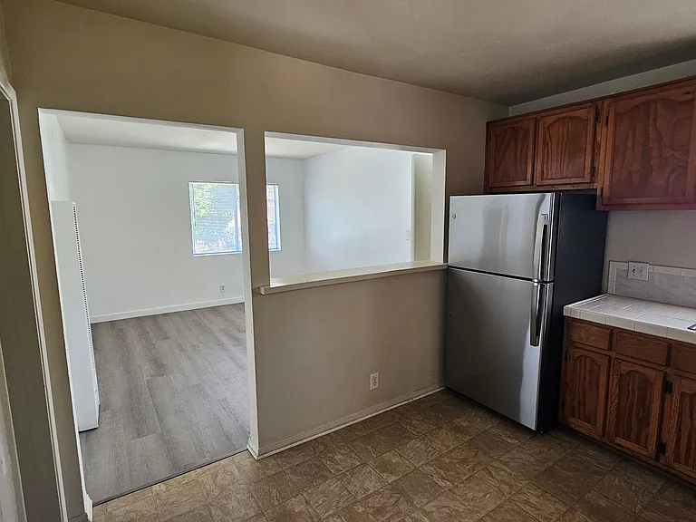 2522 2522 1/2mlancaster Ave — Photo 10