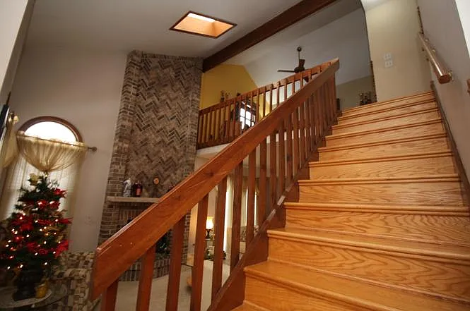 15515 Westminster Dr — Photo 4