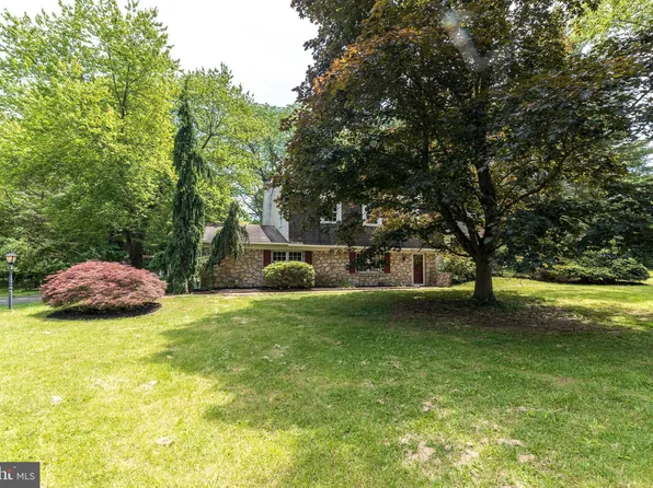 23 Fox Hill Rd, Doylestown, PA 18901