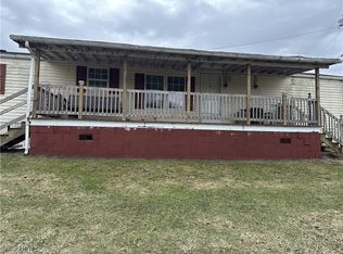 3356 Postlethwait Rdg, Littleton, WV 26581