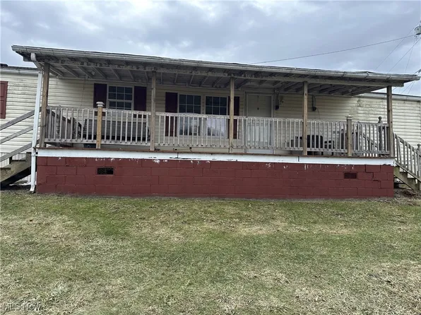 3356 Postlethwait Rdg, Littleton, WV 26581