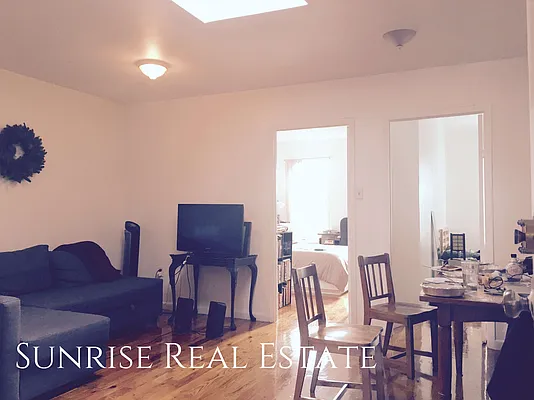 Rented by Sunrise Real Estate | media 18