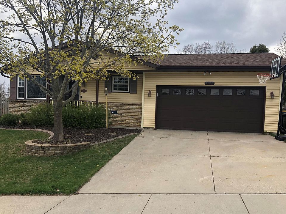 1st image of 1000 Squire Ln