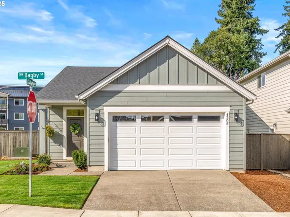 1205 NW Bagby St, Estacada, OR 97023
