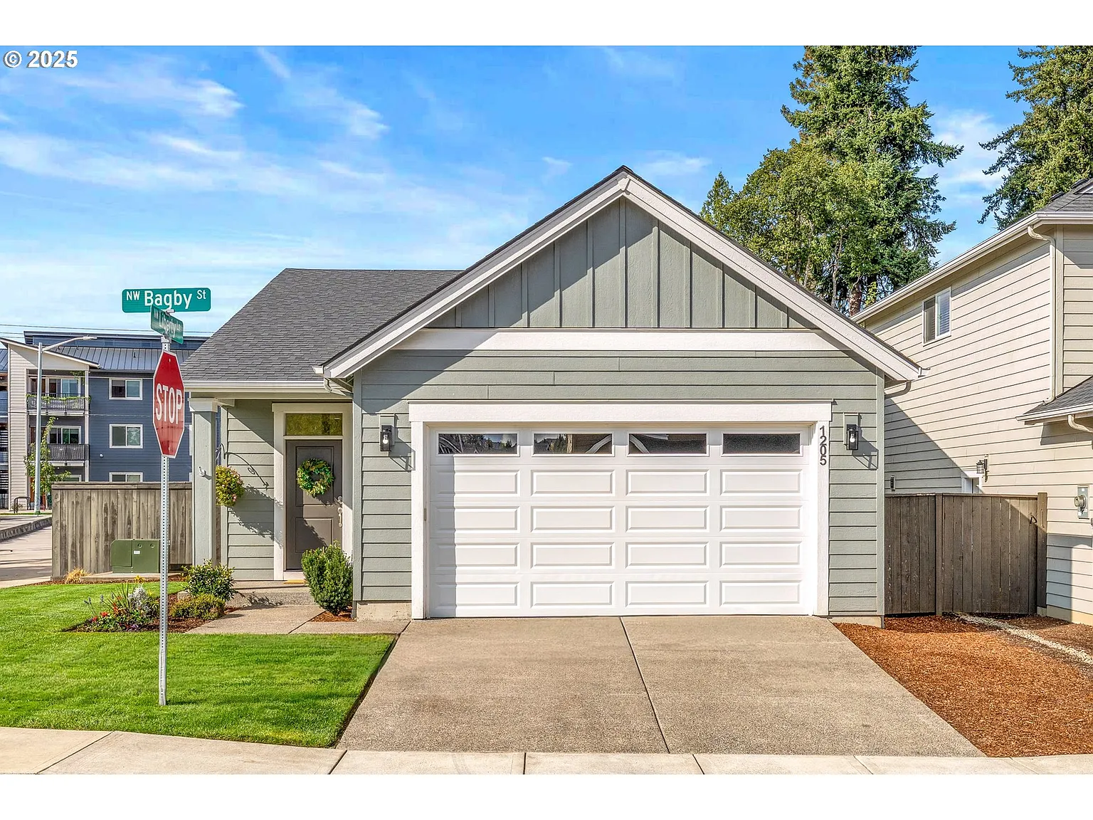 1205 NW Bagby St photo 1