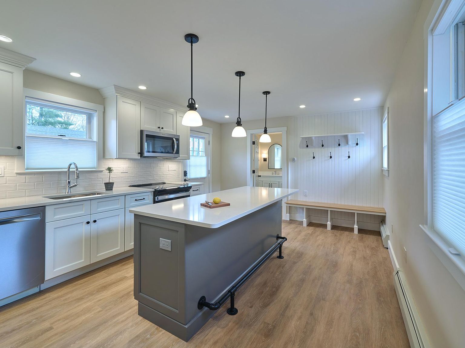 68 South St, Rollinsford, NH 03869 Zillow