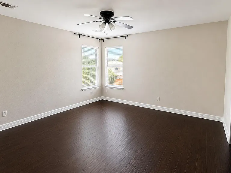 1517 Scottsdale Dr — Photo 11