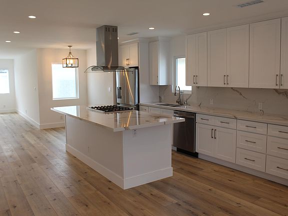 3rd image of 4843 Palo Verde Ave