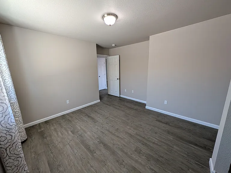 959 Thornton St — Photo 12