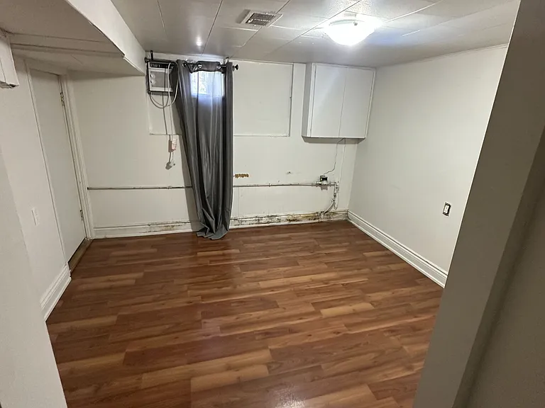 186 Maurice Dr #BASEMENT — Photo 4