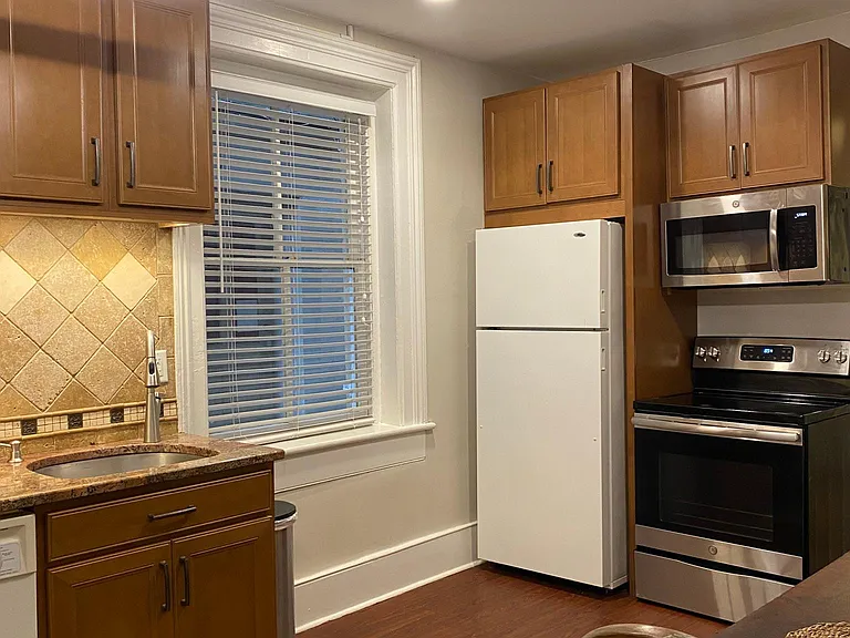 306 E Huntingdon St #1 — Photo 12