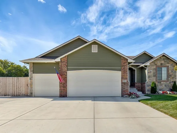 1114 N Spring Ridge Ct, Derby, KS 67037