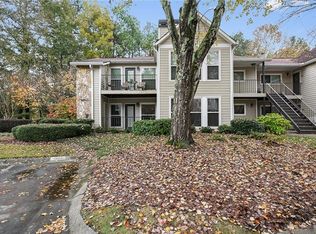 1200 Lake Pointe Cir, Roswell, GA 30075
