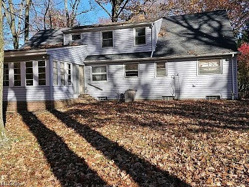 2nd image of 3632 Stoneleigh Rd