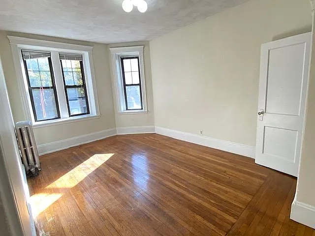 2 bed, $3,200 — Photo 2