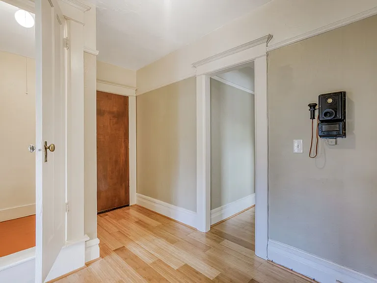 Raintree Apartments — Photo 28