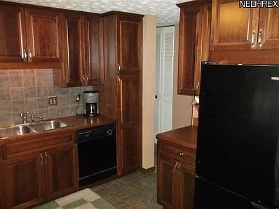 4th image of 7771 Knickerbocker Dr NE