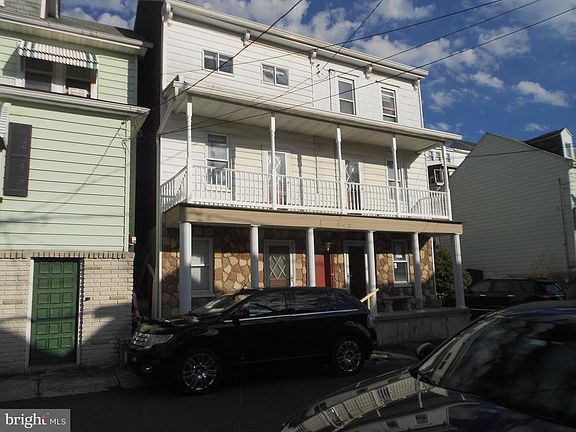 2nd image of 442 New Castle St