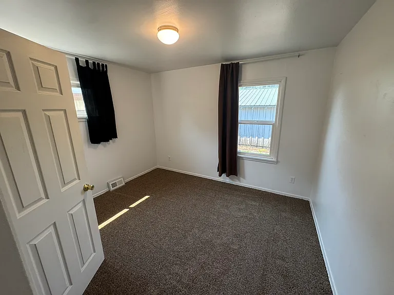 1002 W Mill Ave — Photo 6