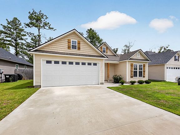 3rd image of 3916 Bettys Pl
