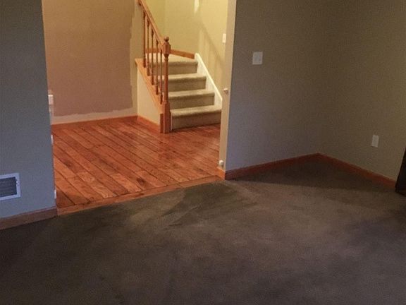 5th image of 31 Stonehurst Dr