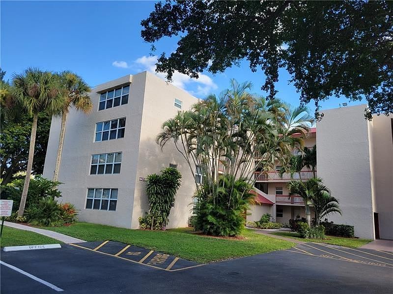 1st image of 9421 Evergreen Pl APT 405