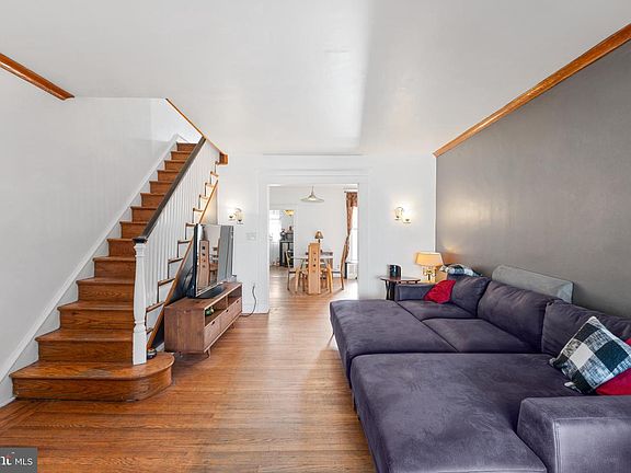 5th image of 854 E Sanger St