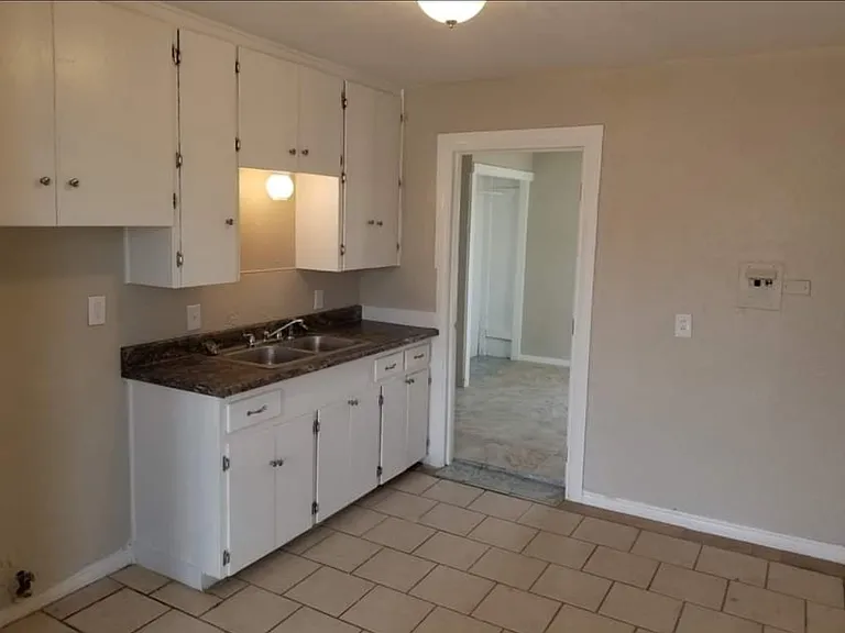 1405 N Seminole St — Photo 5