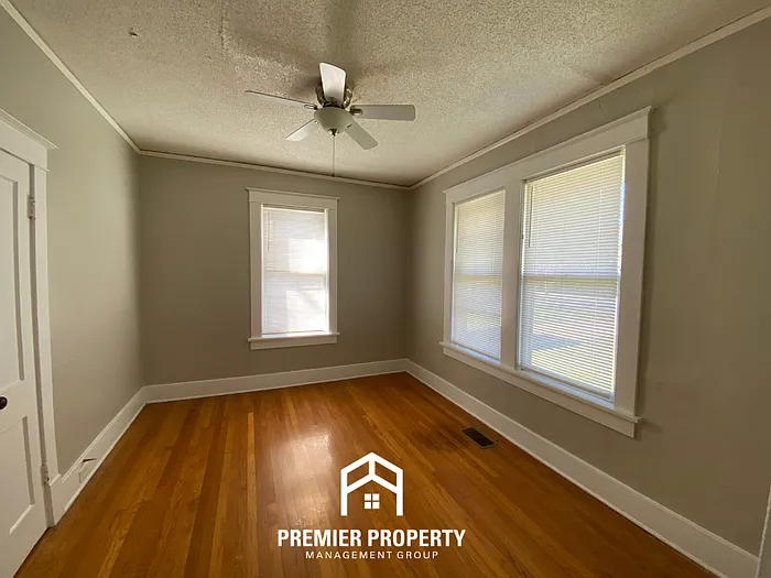 696 N Willett St — Photo 13
