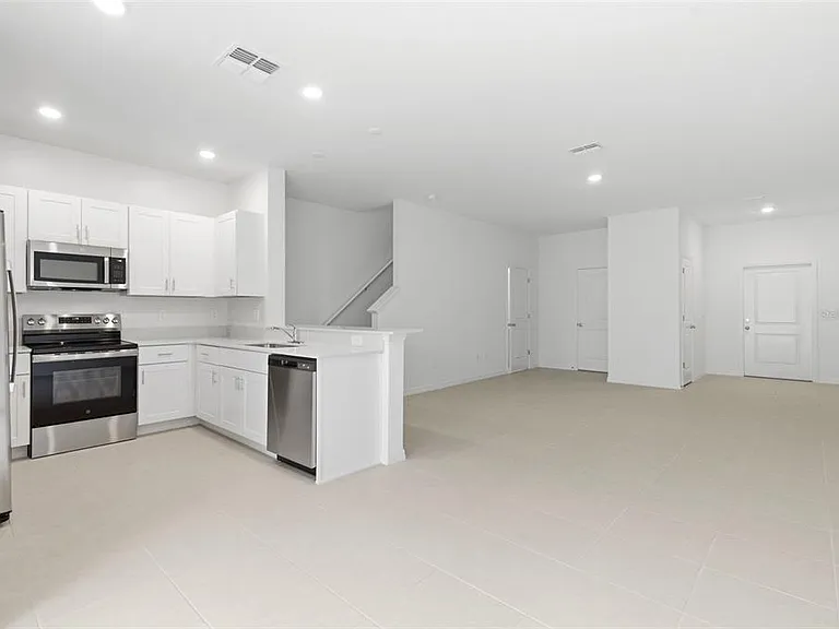 9851 Feaster Dr — Photo 14